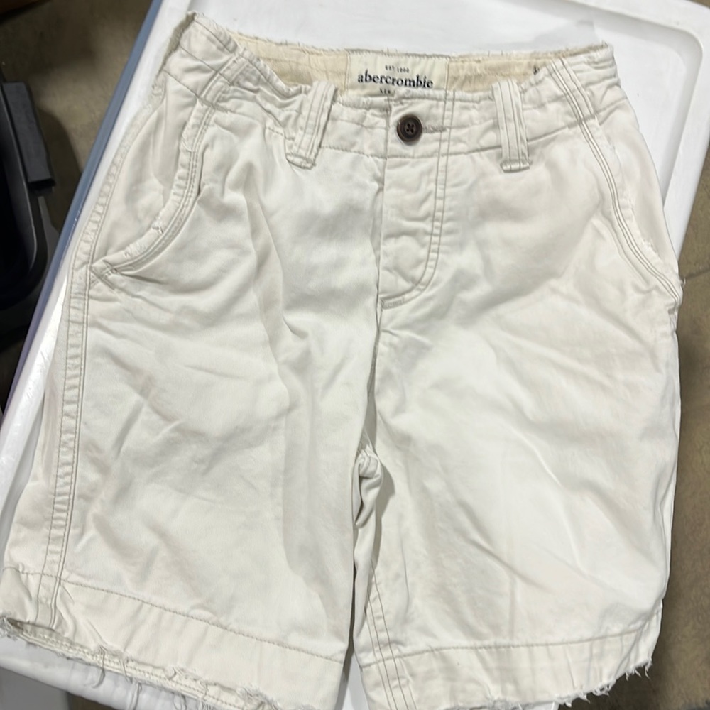 Light colored cargo shorts